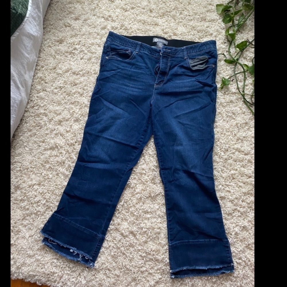 Democracy absolution size 16 stretch cropped denim